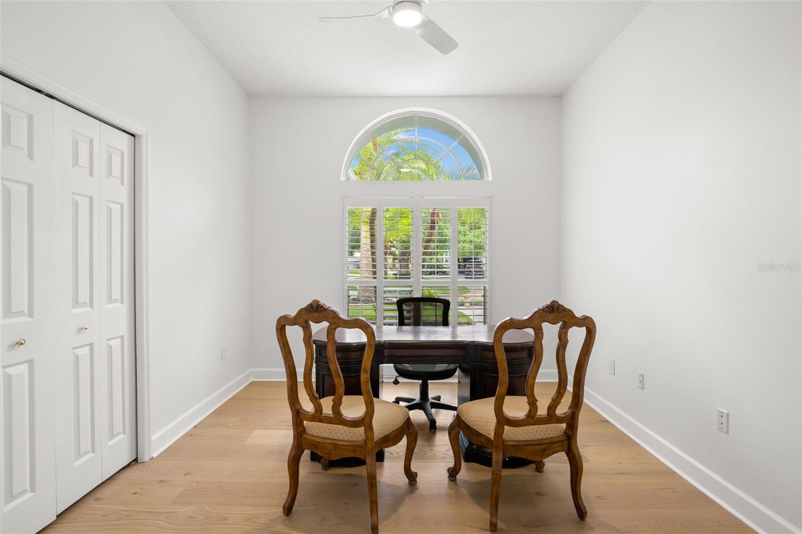 Optional 6th bedroom/home office/bonus room