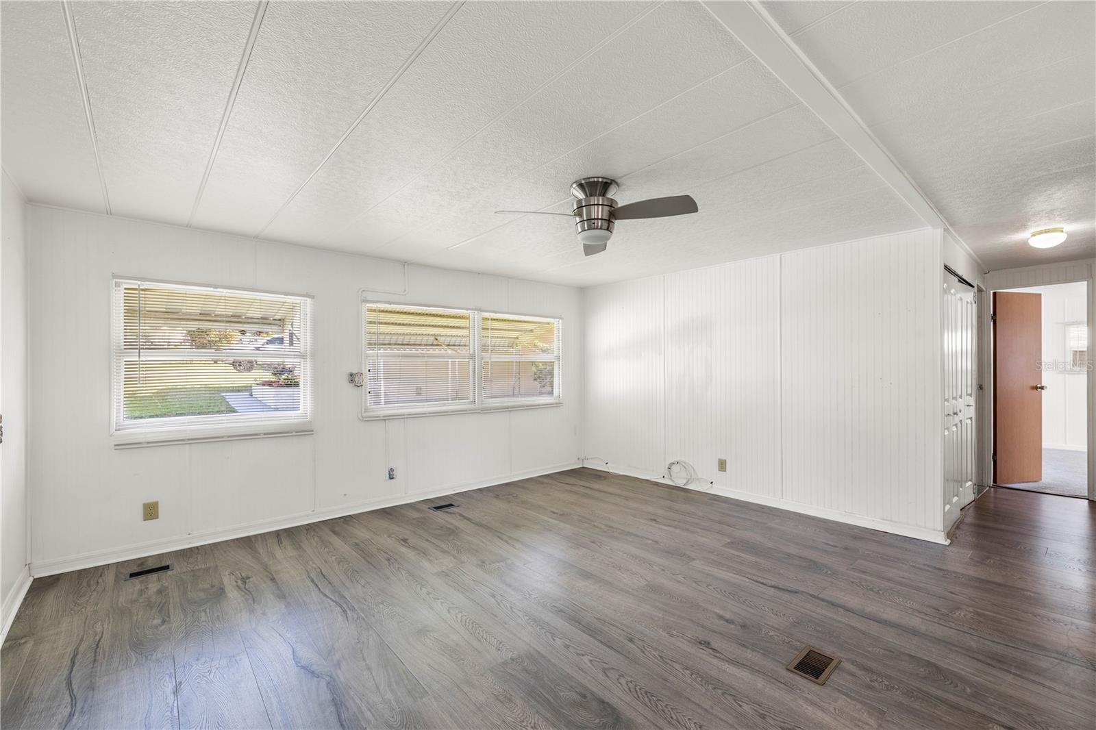 6123 RIDGEWOOD DR, ZEPHYRHILLS, FL, 33542