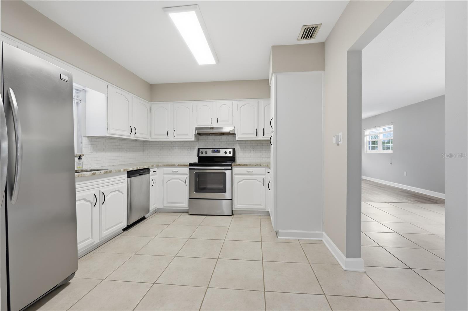 24 LILAC DR, DEBARY, FL, 32713