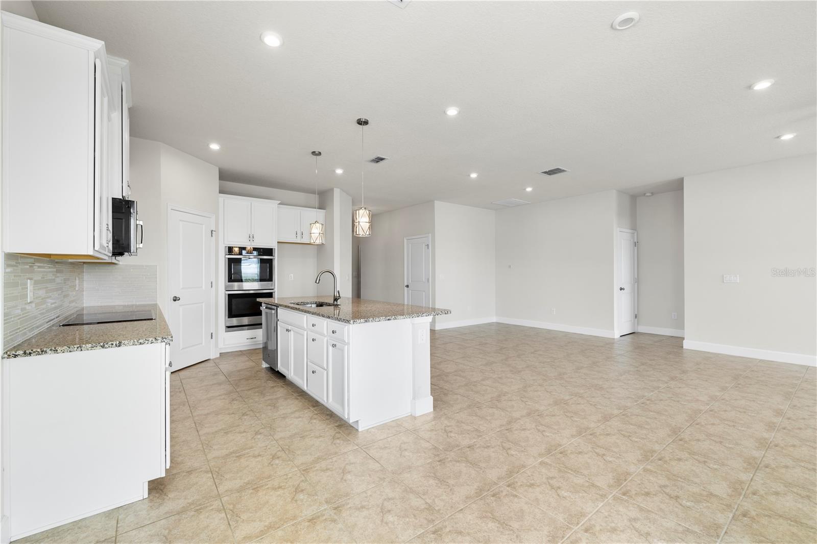 7886 GREENWAY AVE, WESLEY CHAPEL, FL, 33544