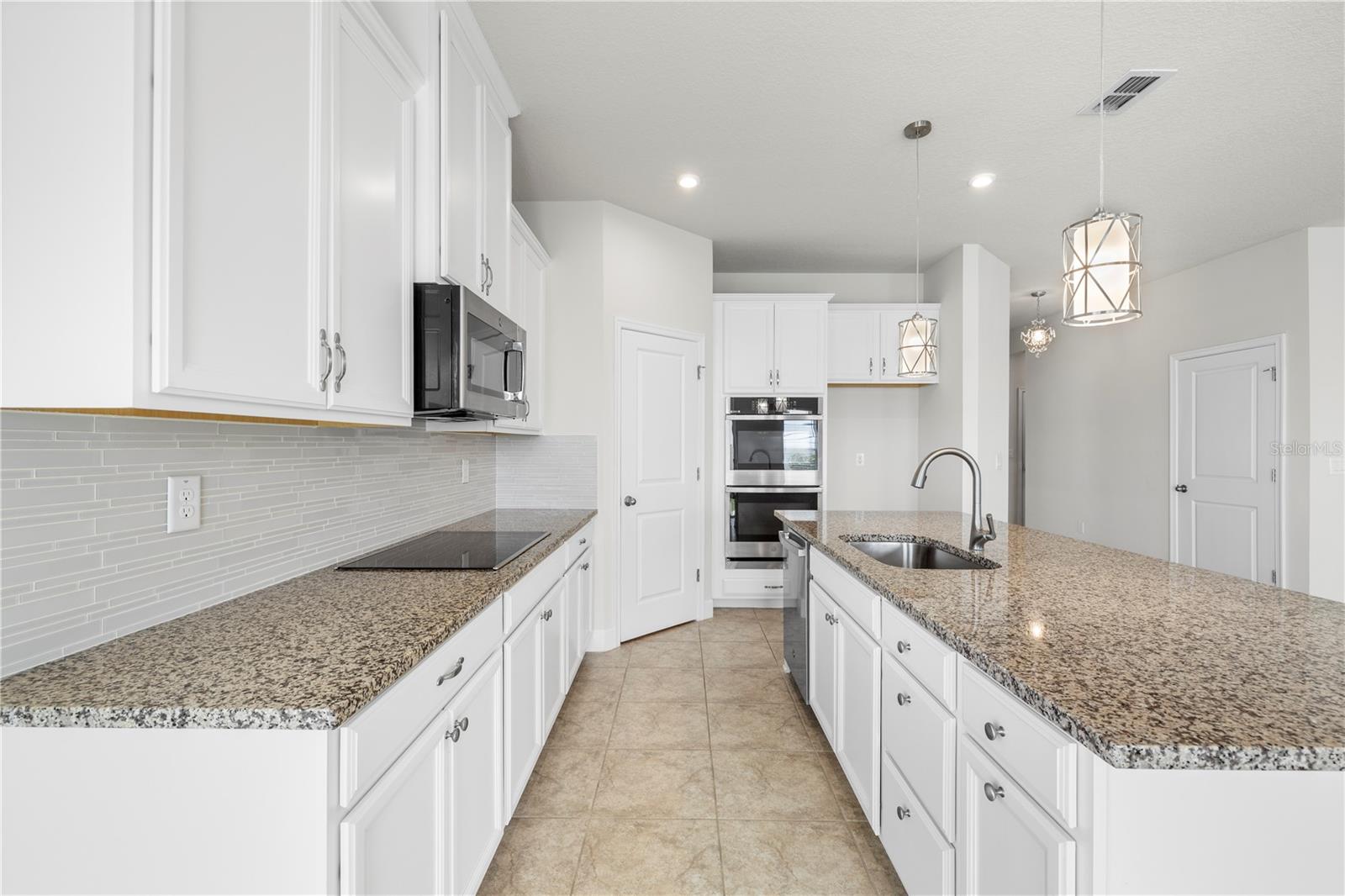 7886 GREENWAY AVE, WESLEY CHAPEL, FL, 33544