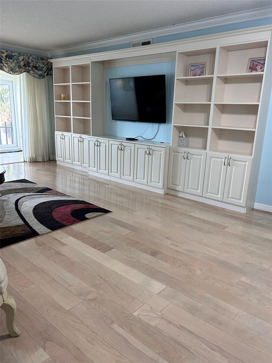 868 BAYWAY BLVD #304, CLEARWATER BEACH, FL, 33767