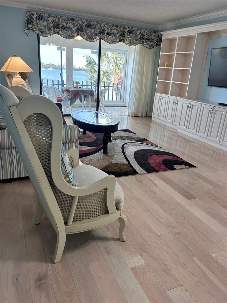 868 BAYWAY BLVD #304, CLEARWATER BEACH, FL, 33767