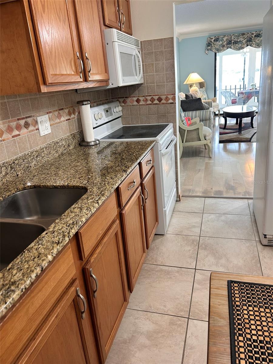 868 BAYWAY BLVD #304, CLEARWATER BEACH, FL, 33767