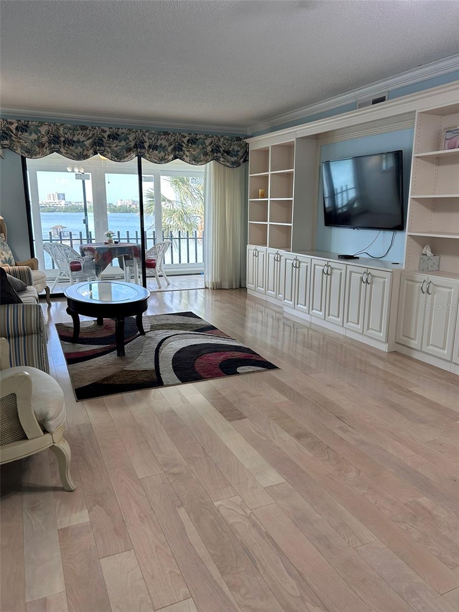 868 BAYWAY BLVD #304, CLEARWATER BEACH, FL, 33767