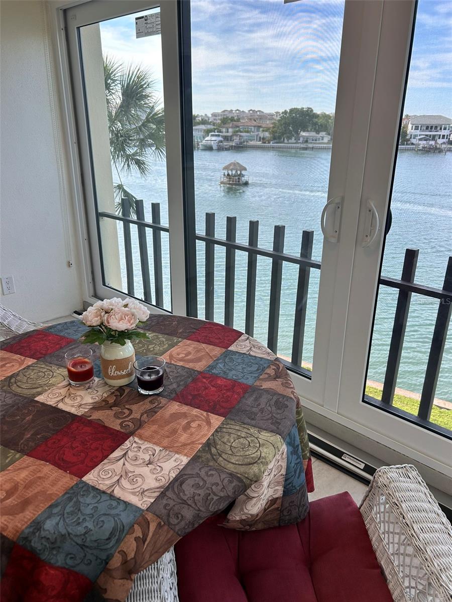 868 BAYWAY BLVD #304, CLEARWATER BEACH, FL, 33767