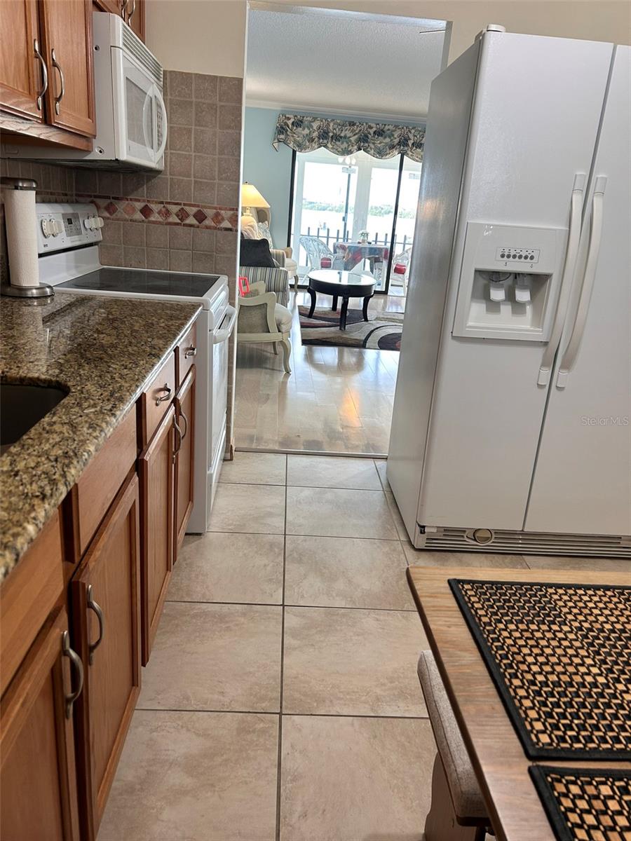 868 BAYWAY BLVD #304, CLEARWATER BEACH, FL, 33767