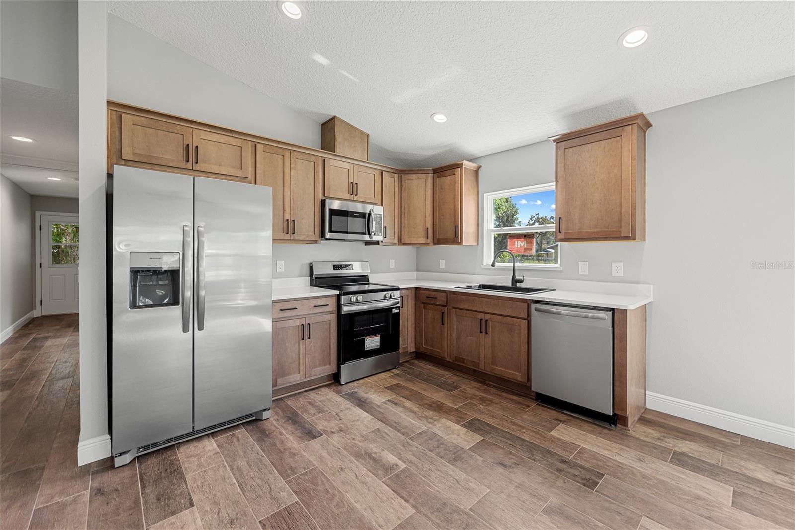 1025 CR 452A, LAKE PANASOFFKEE, FL, 33538