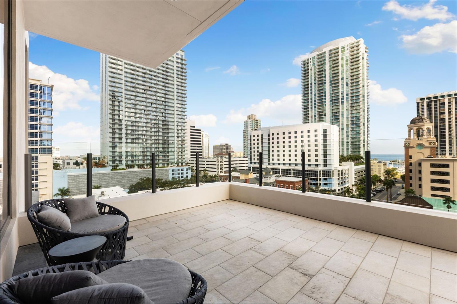 275 1ST AVE S #1907, ST PETERSBURG, FL, 33701