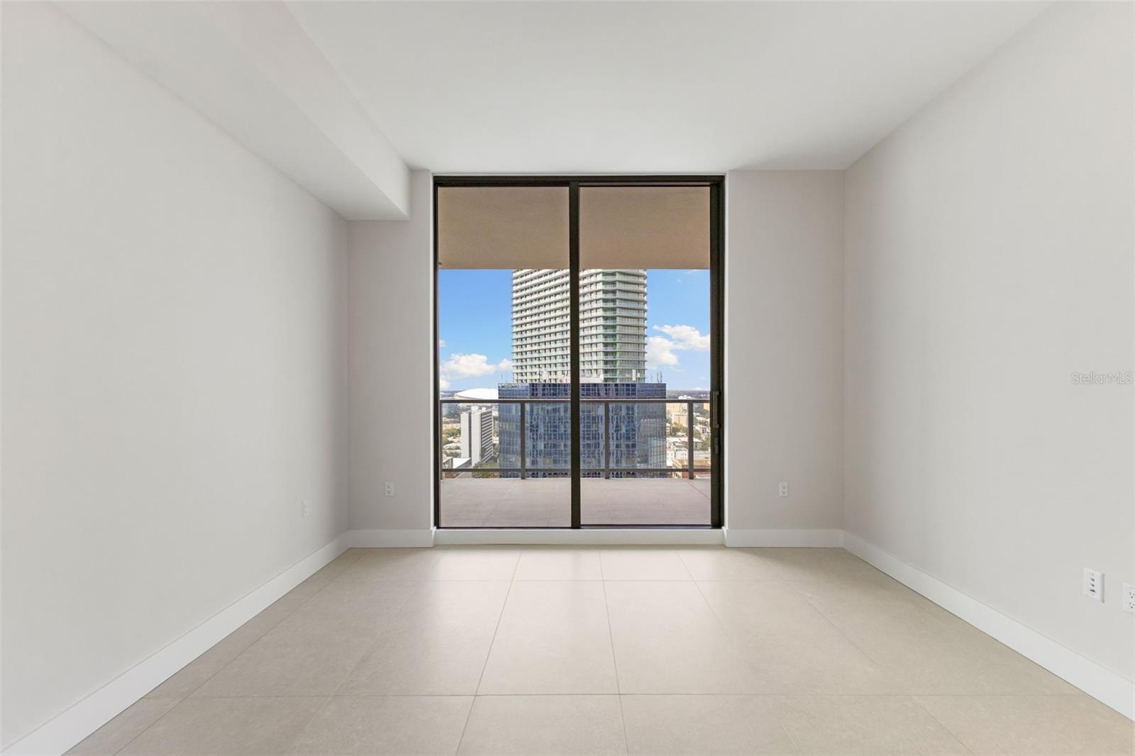 275 1ST AVE S #1907, ST PETERSBURG, FL, 33701