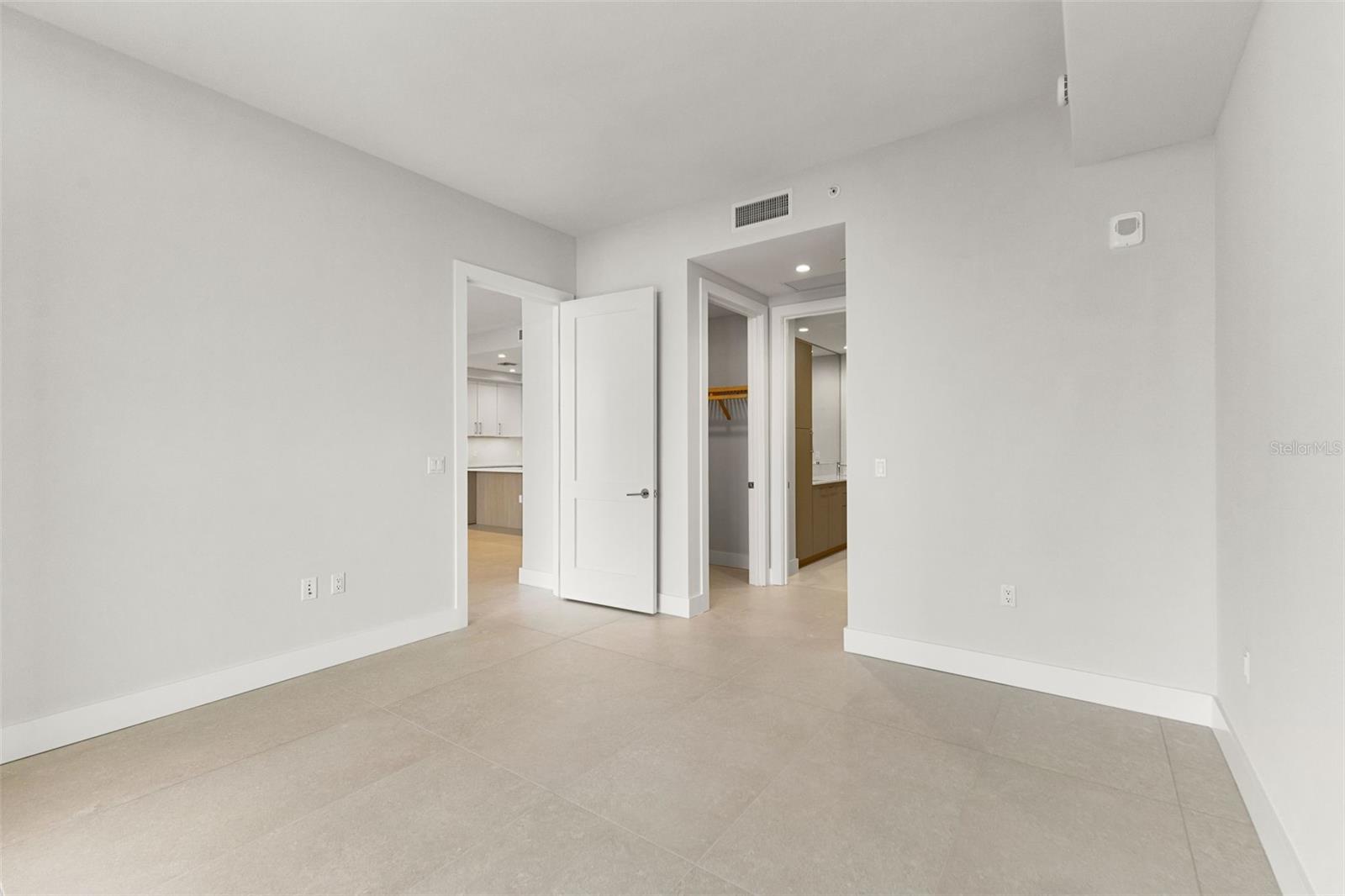 275 1ST AVE S #1907, ST PETERSBURG, FL, 33701