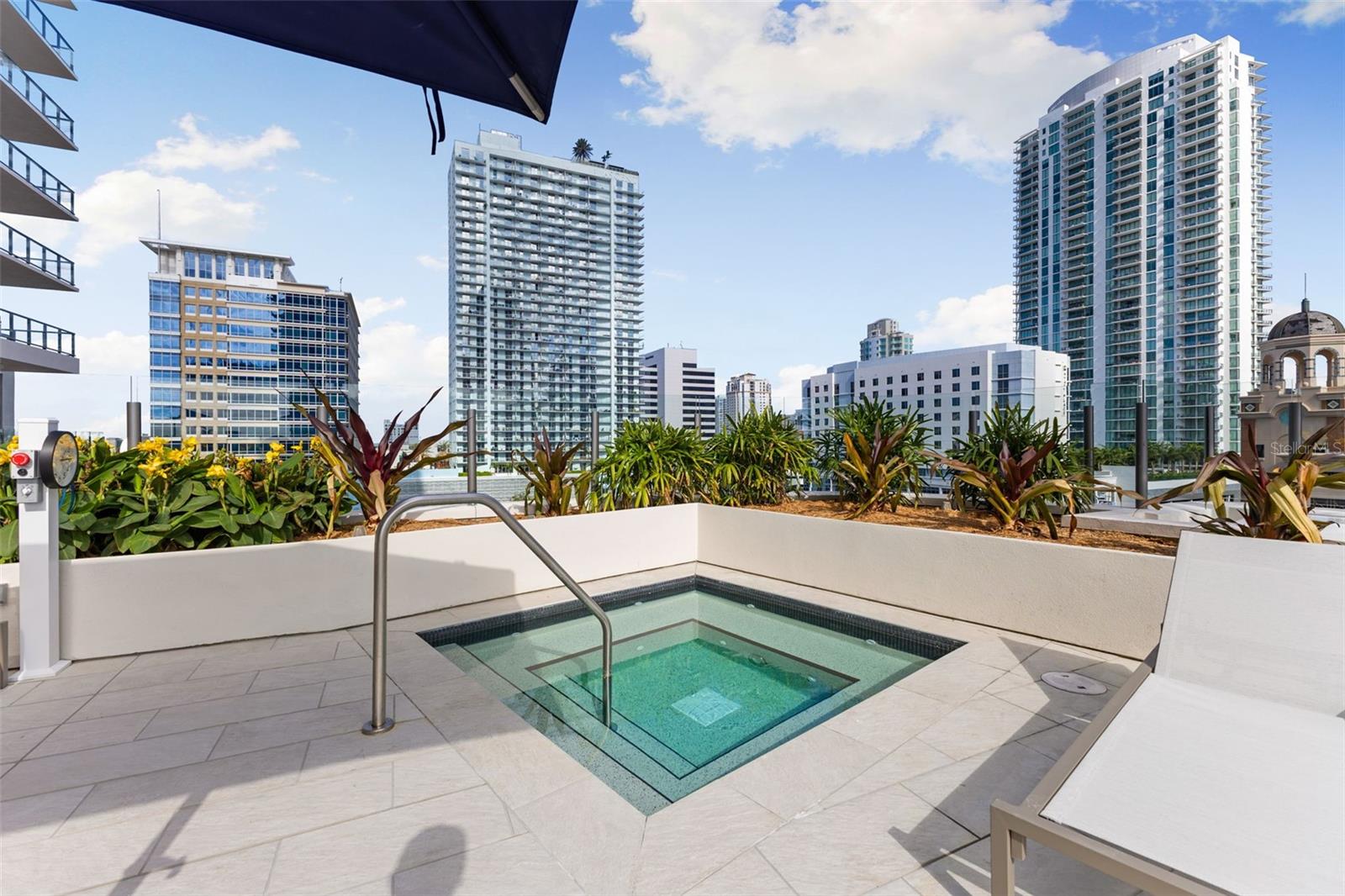 275 1ST AVE S #1907, ST PETERSBURG, FL, 33701