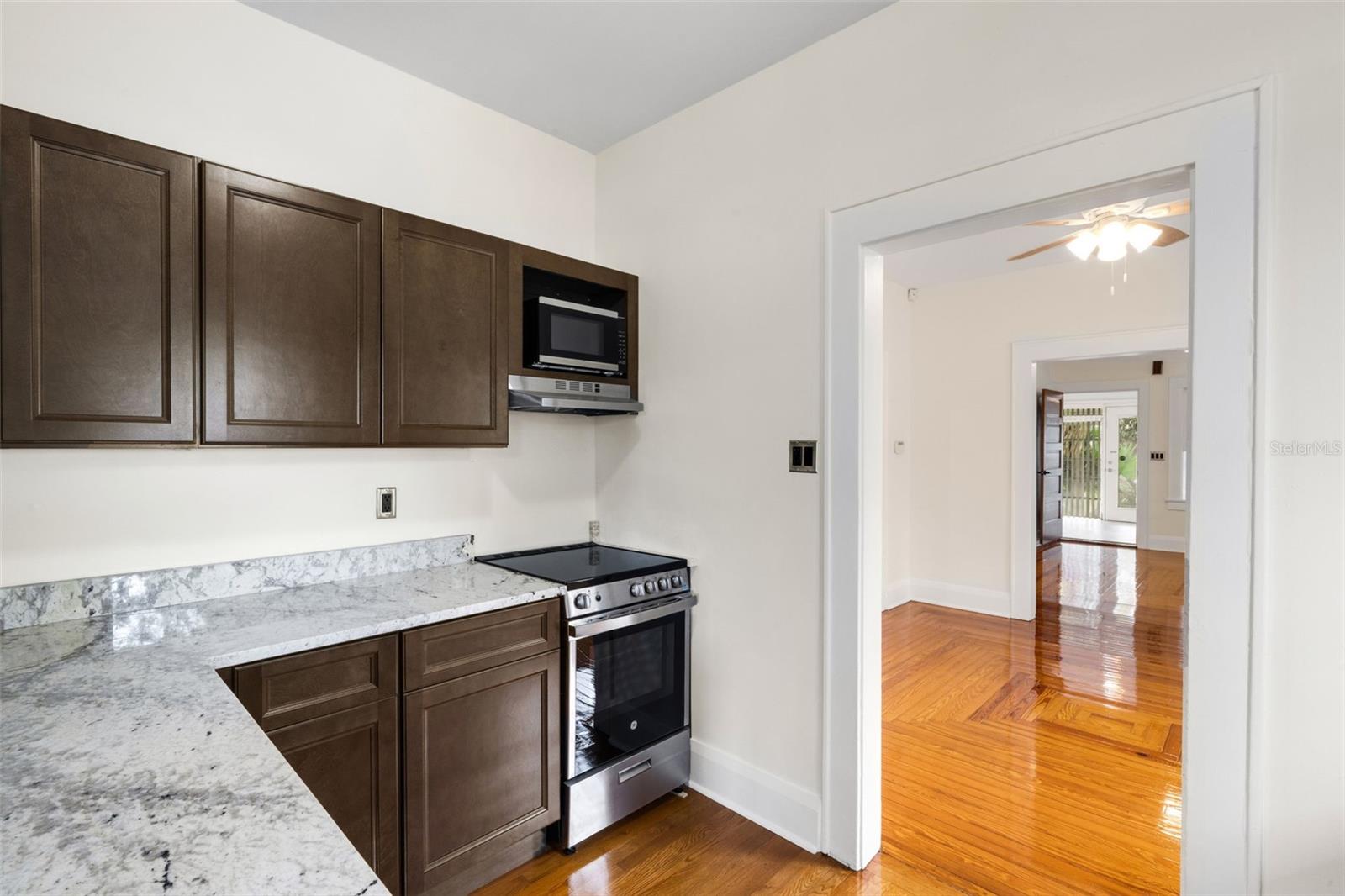 802 JOHNSON AVE, LAKELAND, FL, 33801