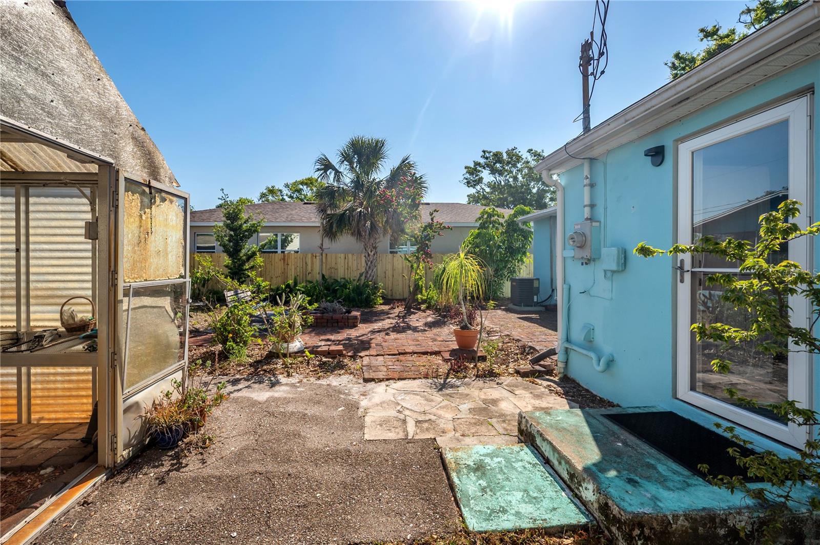 3811 44TH AVE N, ST PETERSBURG, FL, 33714