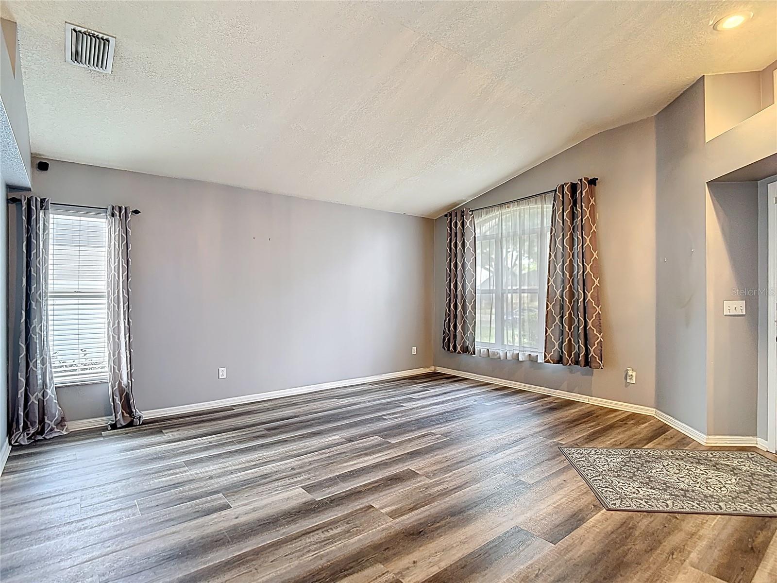 2631 GREEN VALLEY ST, VALRICO, FL, 33596