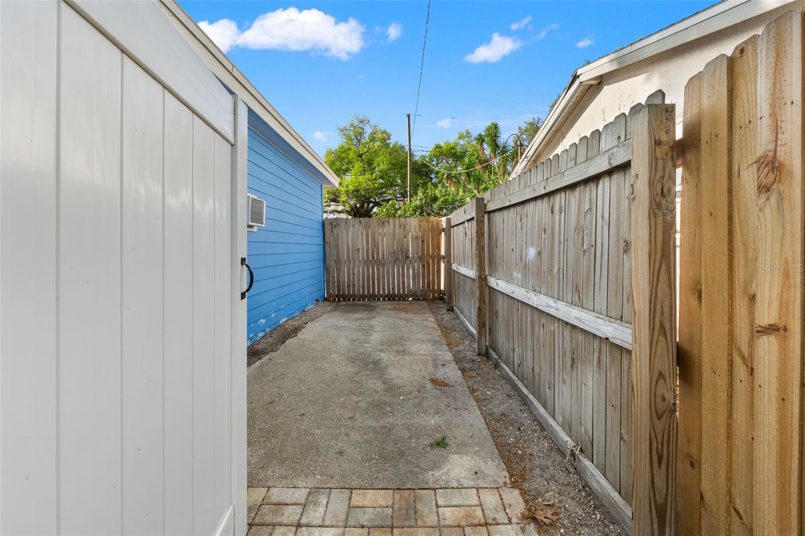 8996 SOUTHERN COMFORT DR, LARGO, FL, 33773