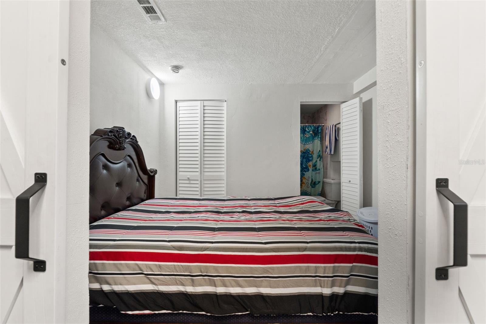8996 SOUTHERN COMFORT DR, LARGO, FL, 33773