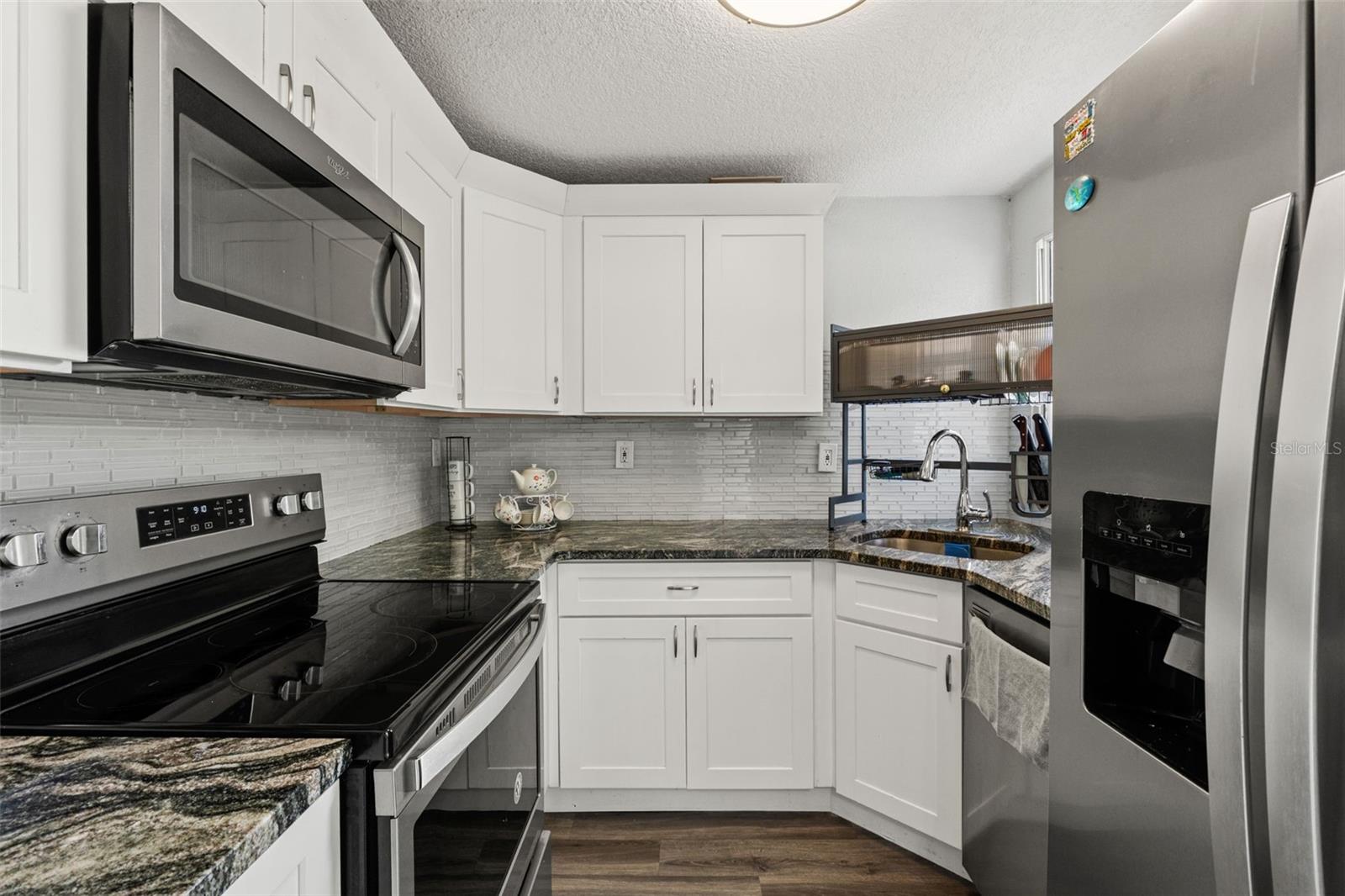 8996 SOUTHERN COMFORT DR, LARGO, FL, 33773