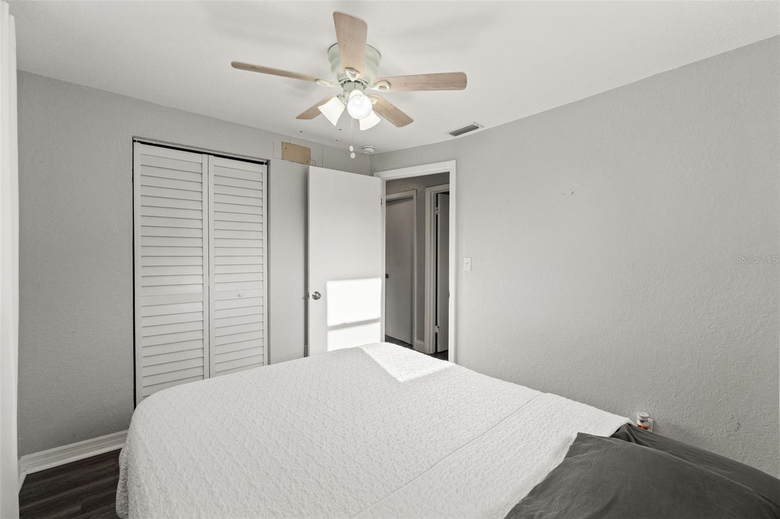 8996 SOUTHERN COMFORT DR, LARGO, FL, 33773