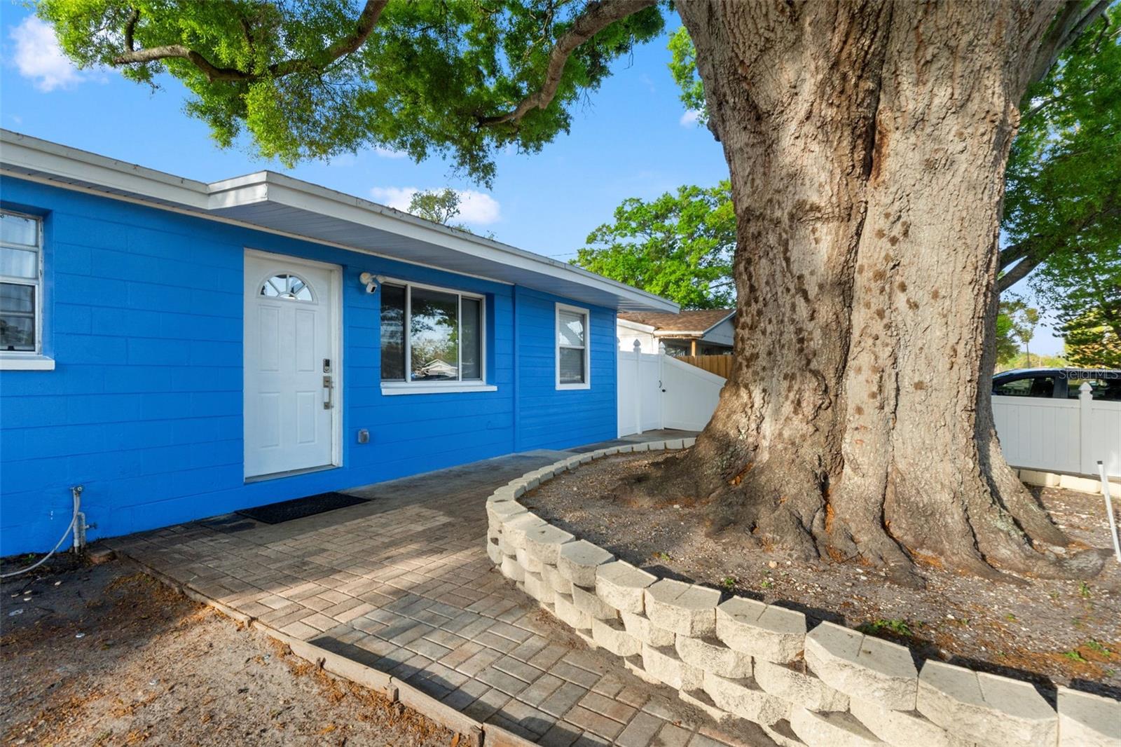 8996 SOUTHERN COMFORT DR, LARGO, FL, 33773