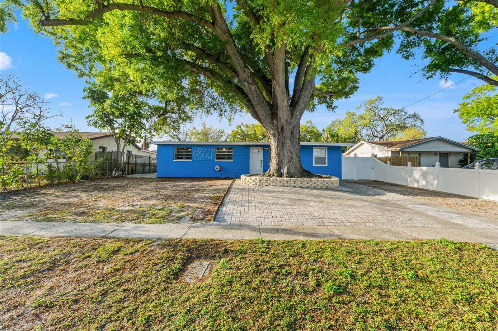 8996 SOUTHERN COMFORT DR, LARGO, FL, 33773