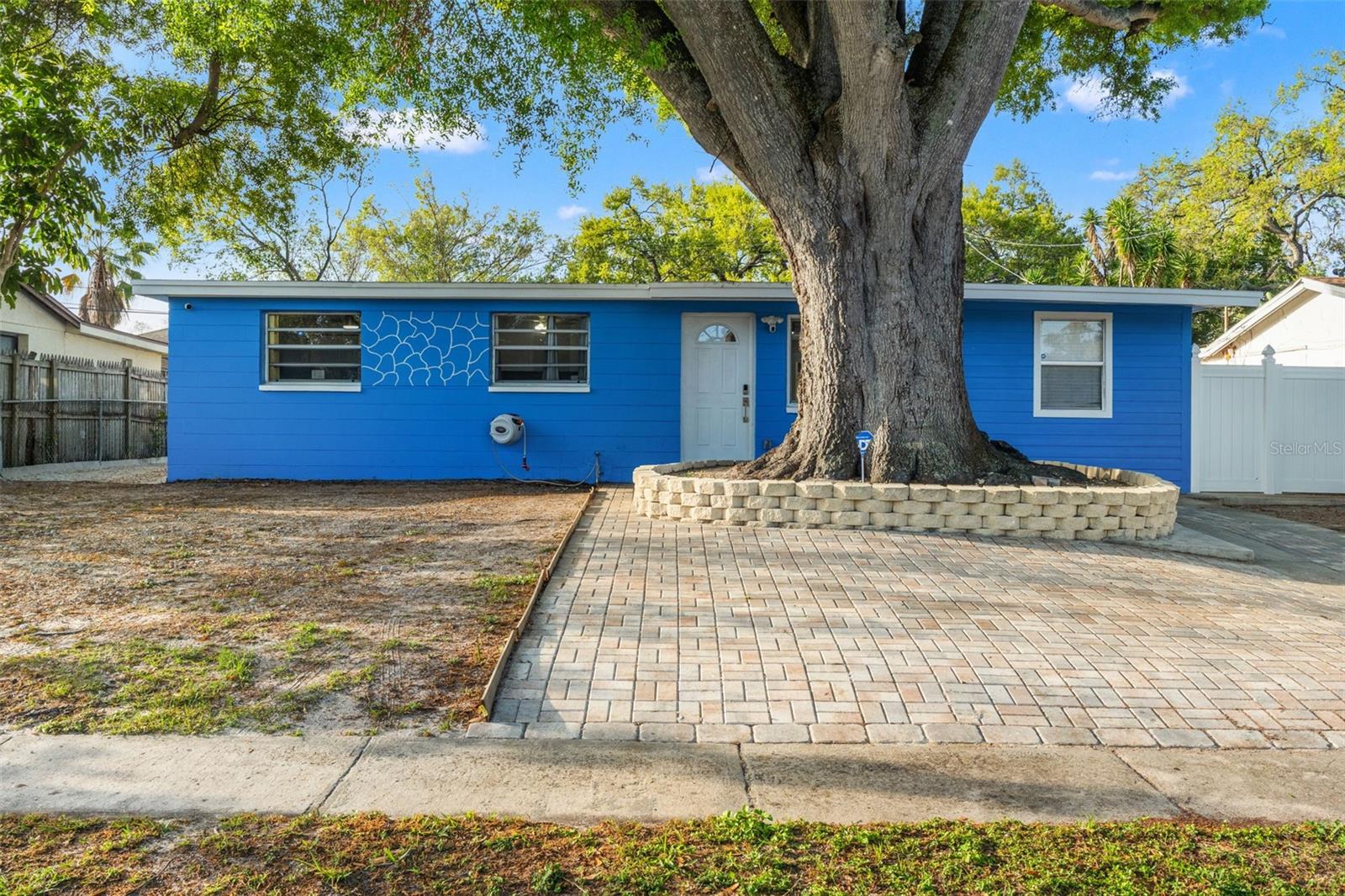 8996 SOUTHERN COMFORT DR, LARGO, FL, 33773