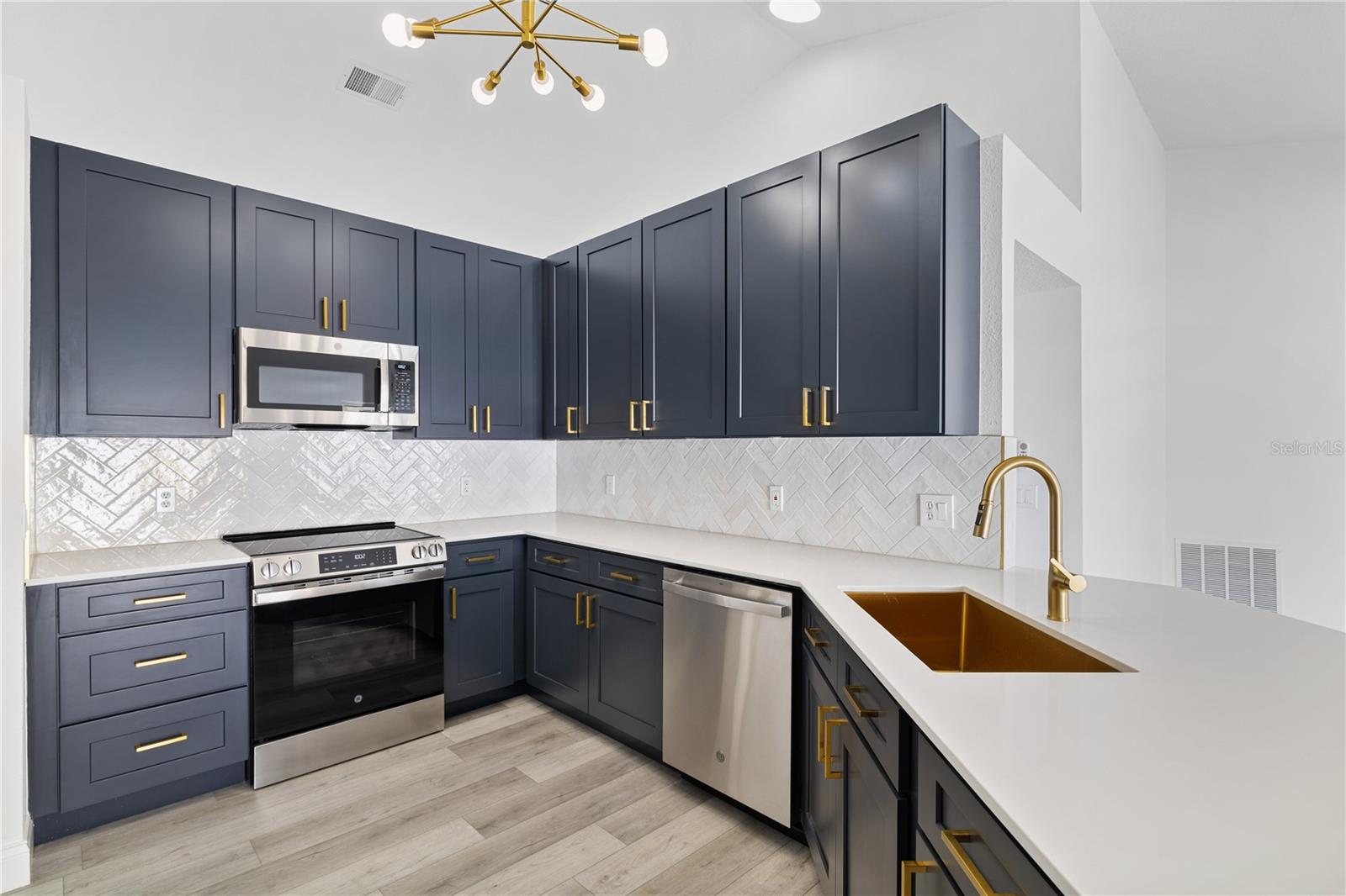 8312 FORT CLINCH AVE, ORLANDO, FL, 32822
