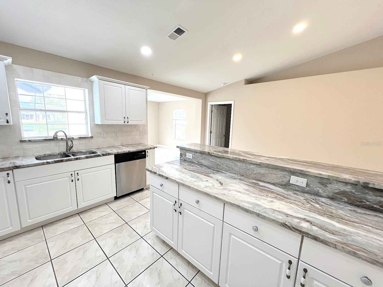 142 ROLLING SANDS DR, PALM COAST, FL, 32164
