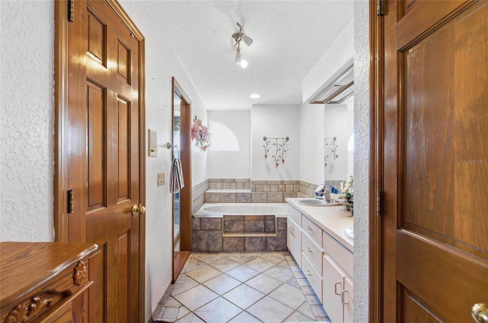 215 SANTA ROSA DR, WINTER HAVEN, FL, 33884