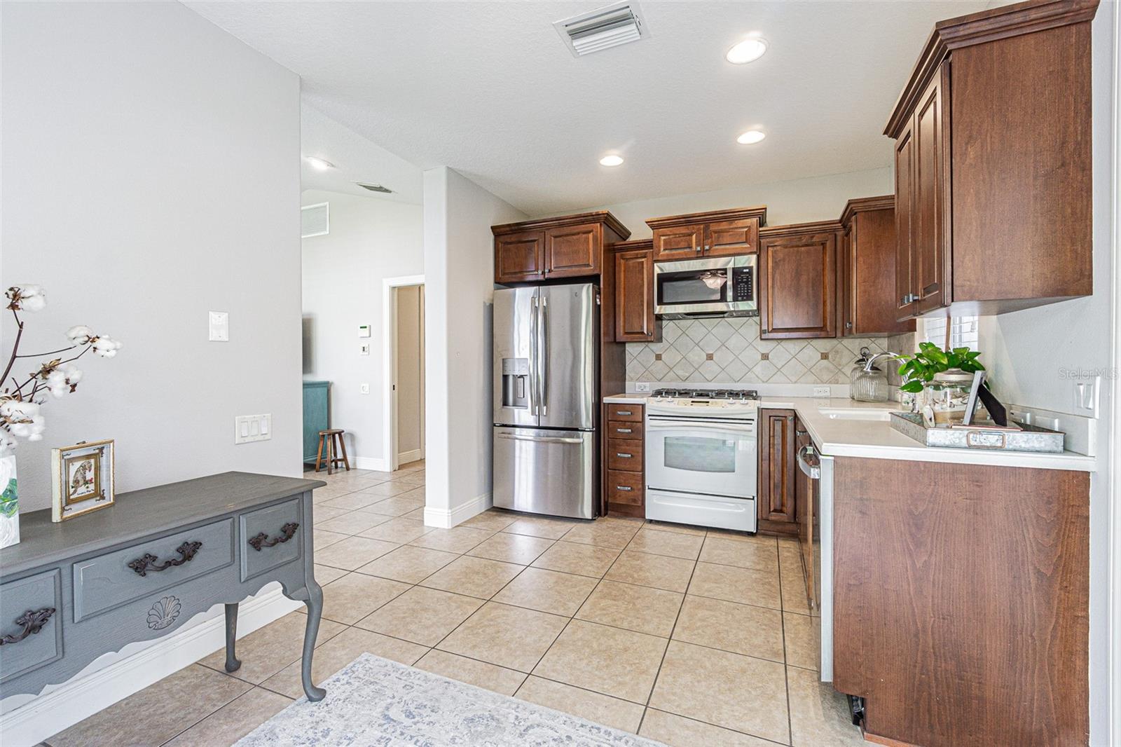 Full Kitchen in Mother-in-Law Suite