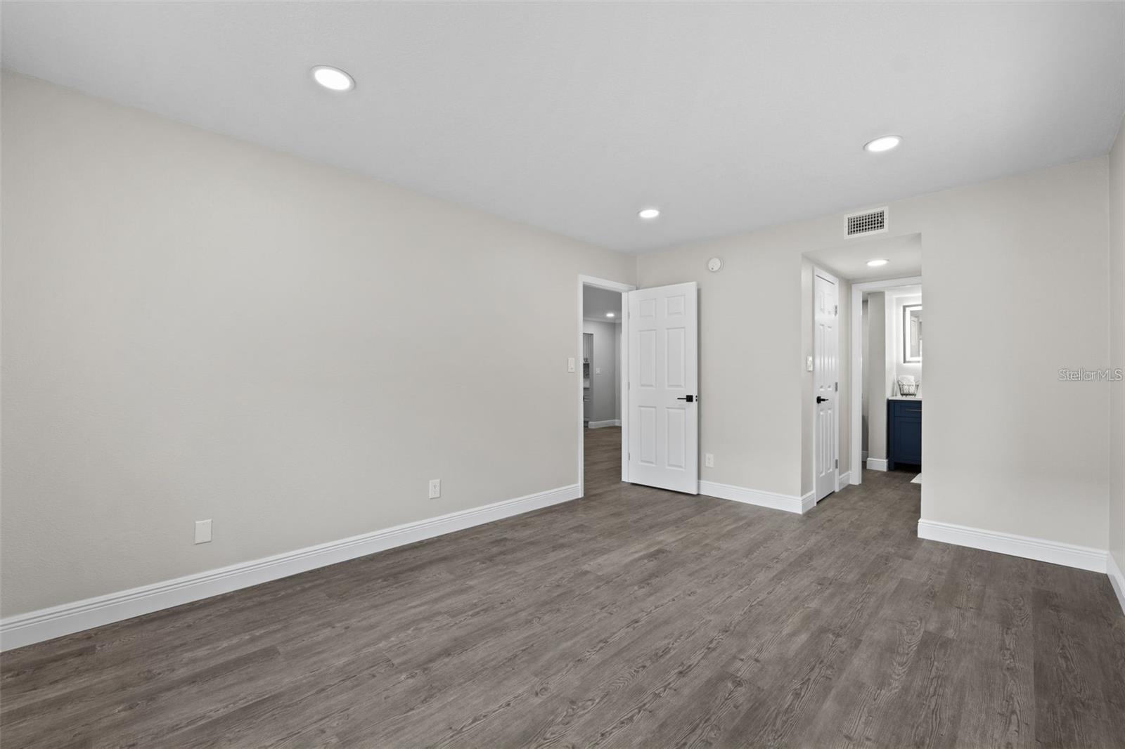 4610 W GRAY ST #109, TAMPA, FL, 33609
