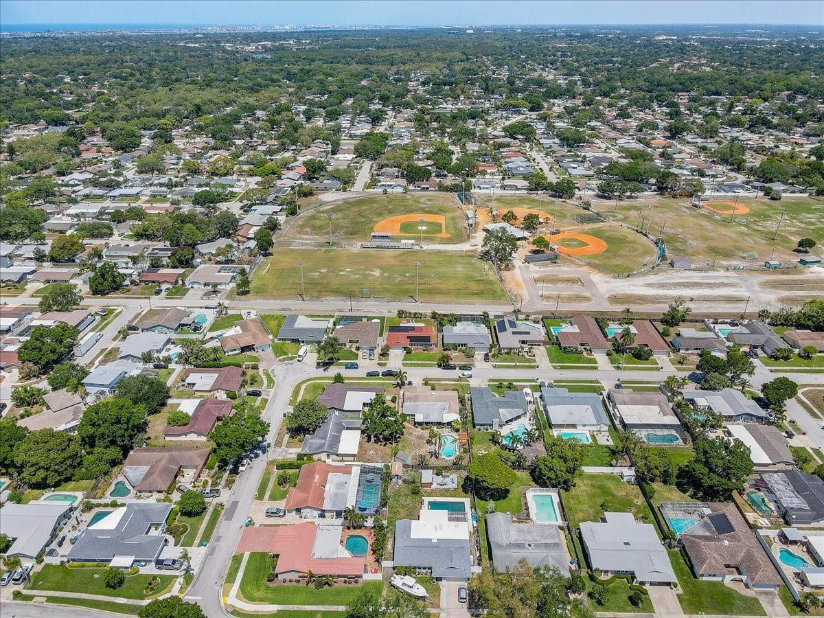 12137 ORANGE BLOSSOM DR, SEMINOLE, FL, 33772