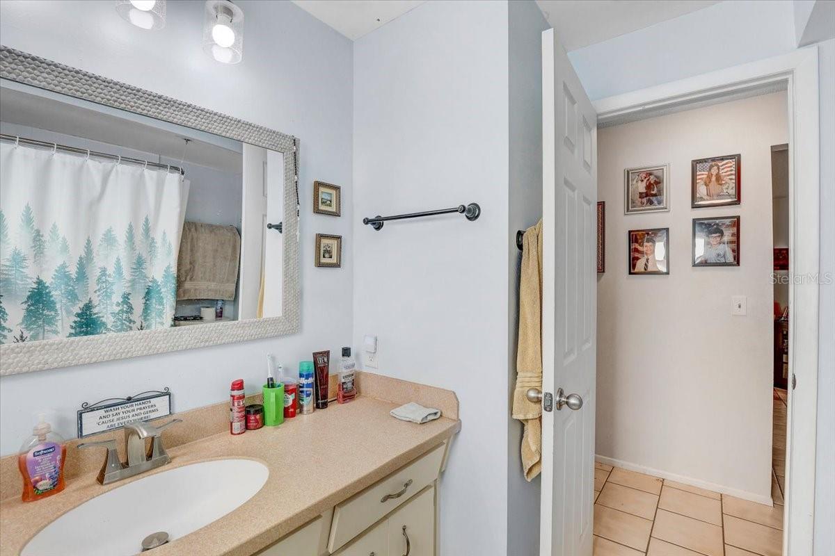 12137 ORANGE BLOSSOM DR, SEMINOLE, FL, 33772