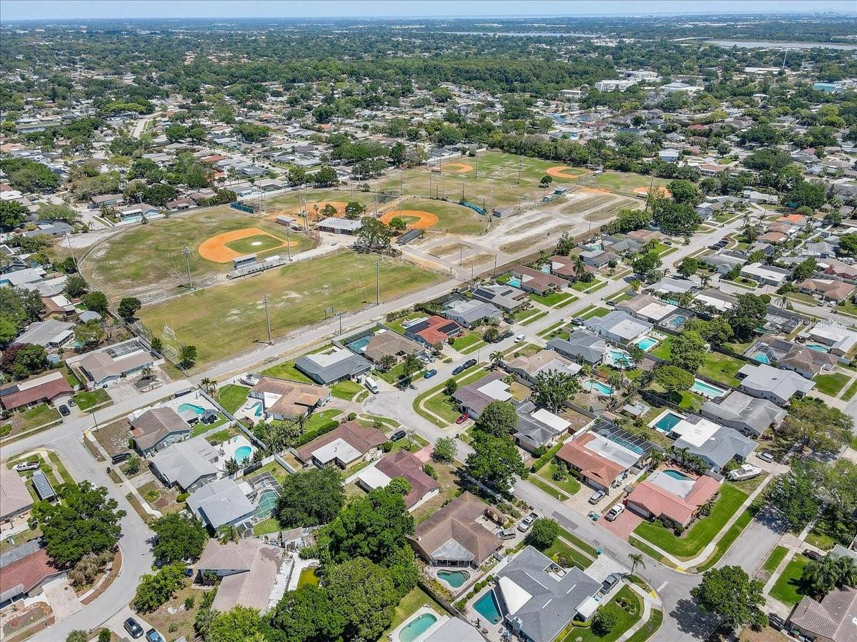 12137 ORANGE BLOSSOM DR, SEMINOLE, FL, 33772