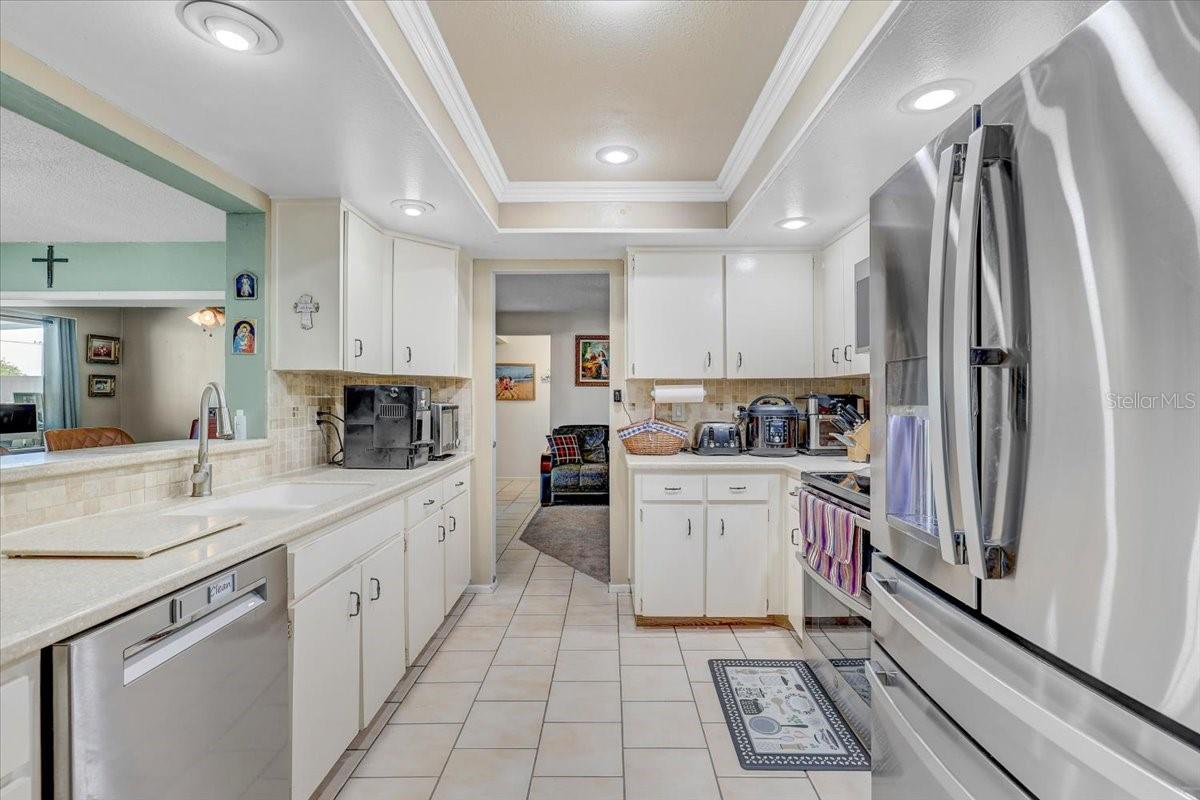 12137 ORANGE BLOSSOM DR, SEMINOLE, FL, 33772