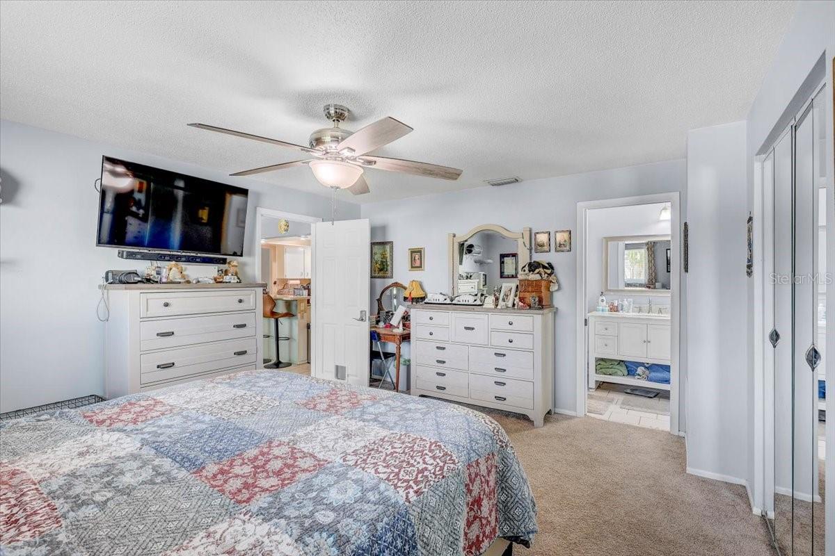 12137 ORANGE BLOSSOM DR, SEMINOLE, FL, 33772