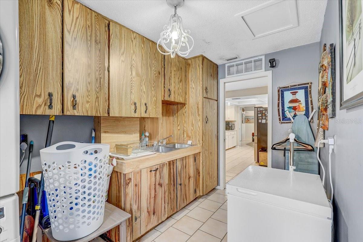 12137 ORANGE BLOSSOM DR, SEMINOLE, FL, 33772