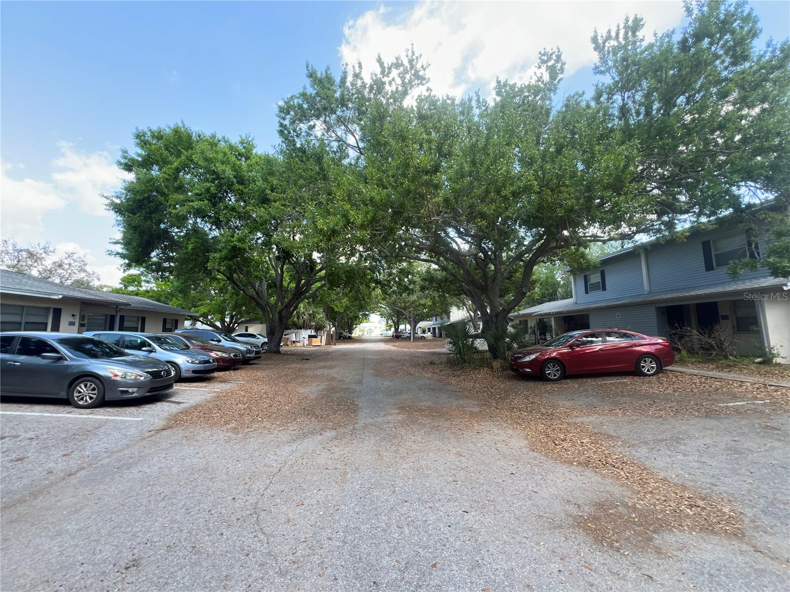 1000 E CAROLINE ST, TAVARES, FL, 32778