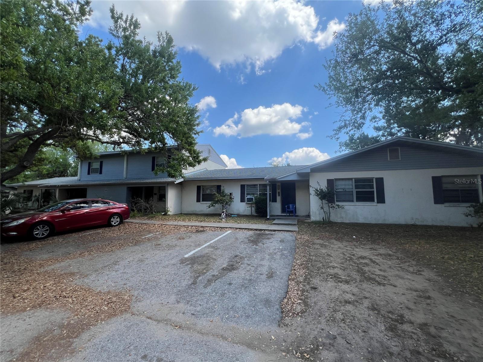 1000 E CAROLINE ST, TAVARES, FL, 32778