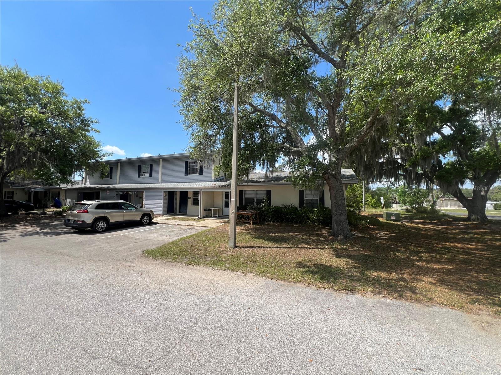 1000 E CAROLINE ST, TAVARES, FL, 32778