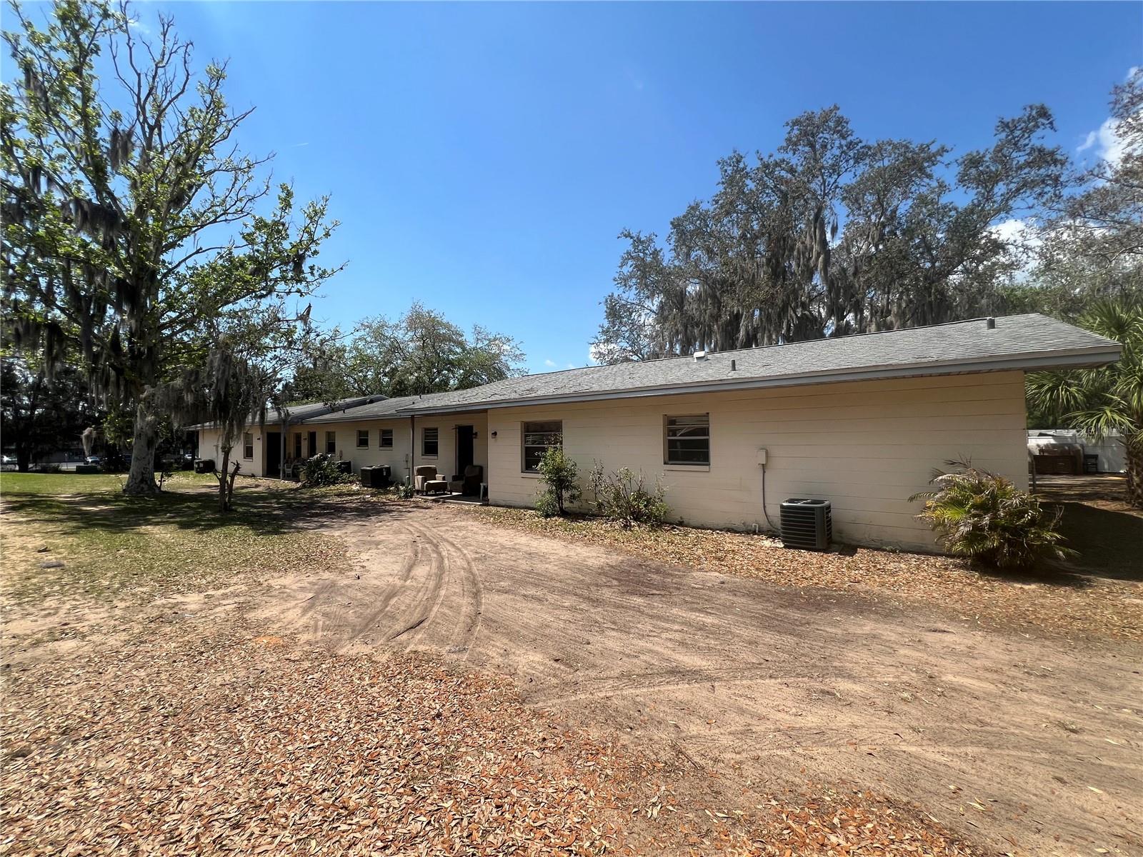 1000 E CAROLINE ST, TAVARES, FL, 32778