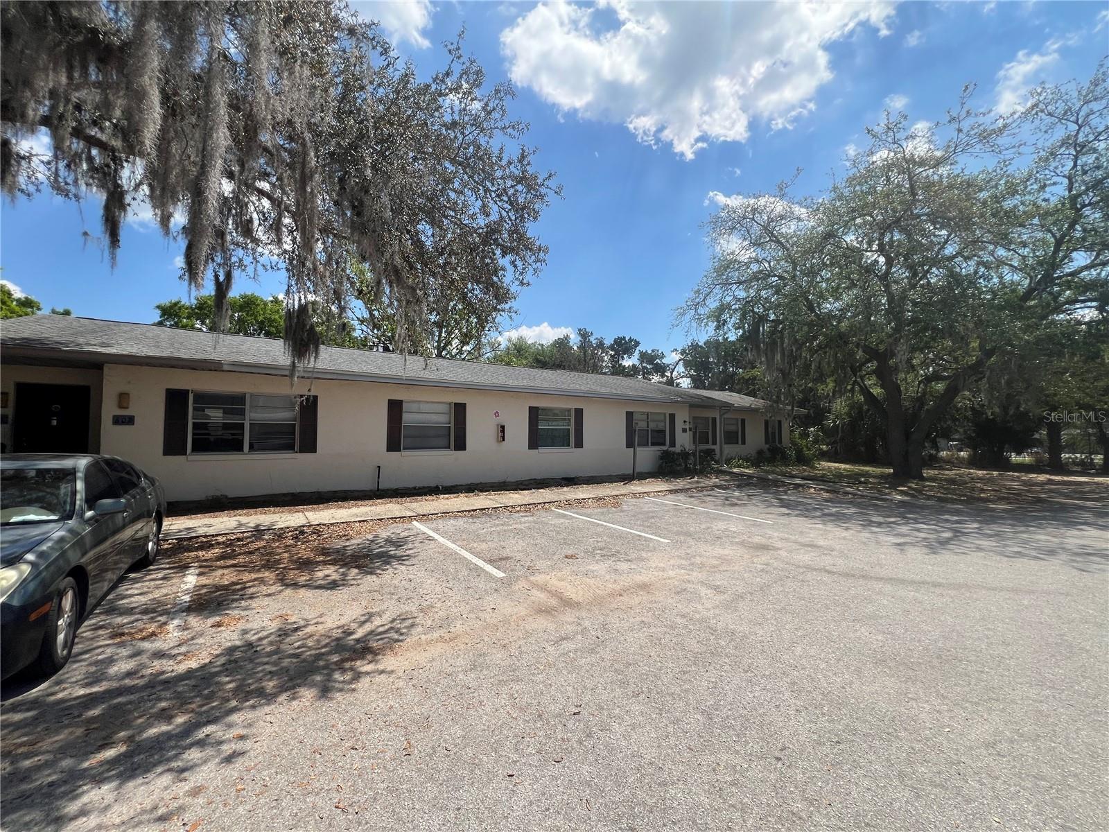 1000 E CAROLINE ST, TAVARES, FL, 32778
