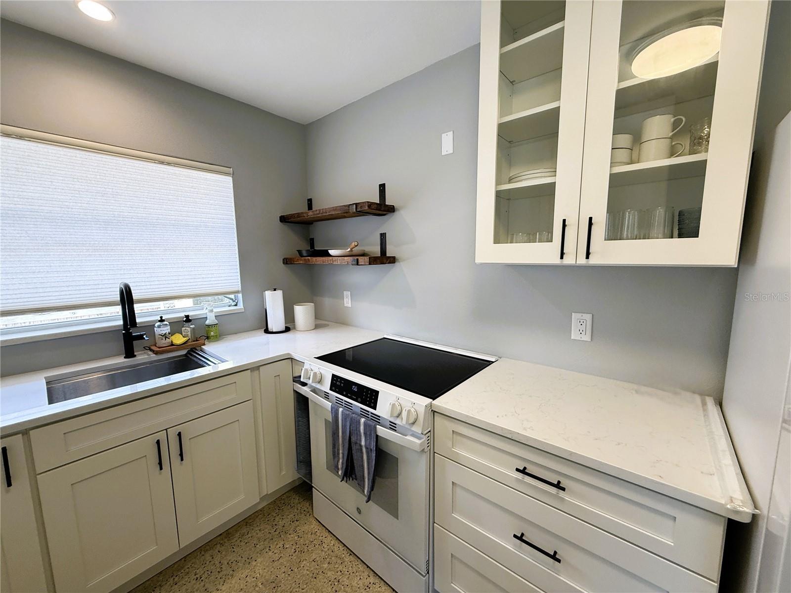 14017 W PARSLEY DR, MADEIRA BEACH, FL, 33708