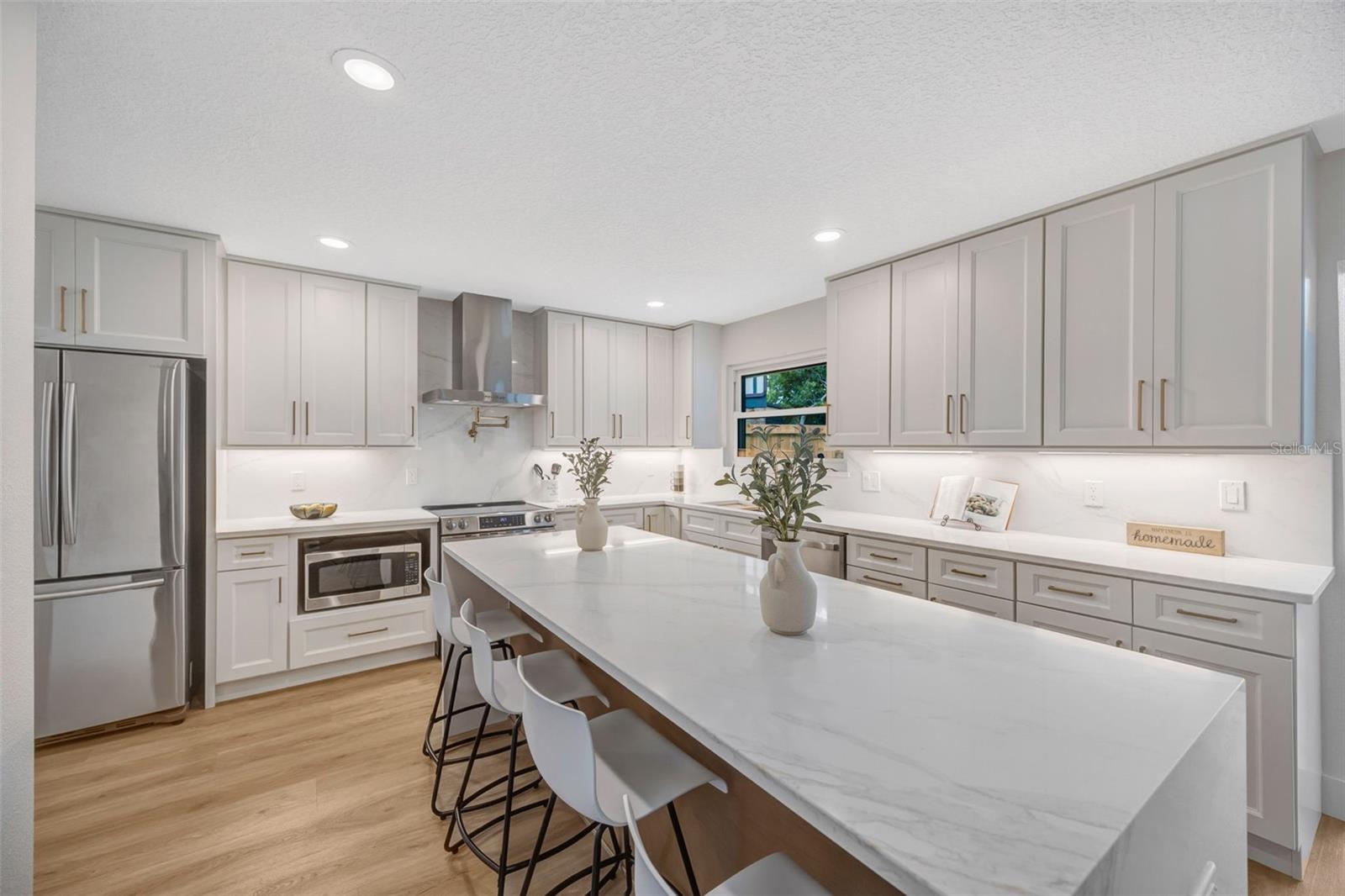 13313 GOLF CREST CIR, TAMPA, FL, 33618