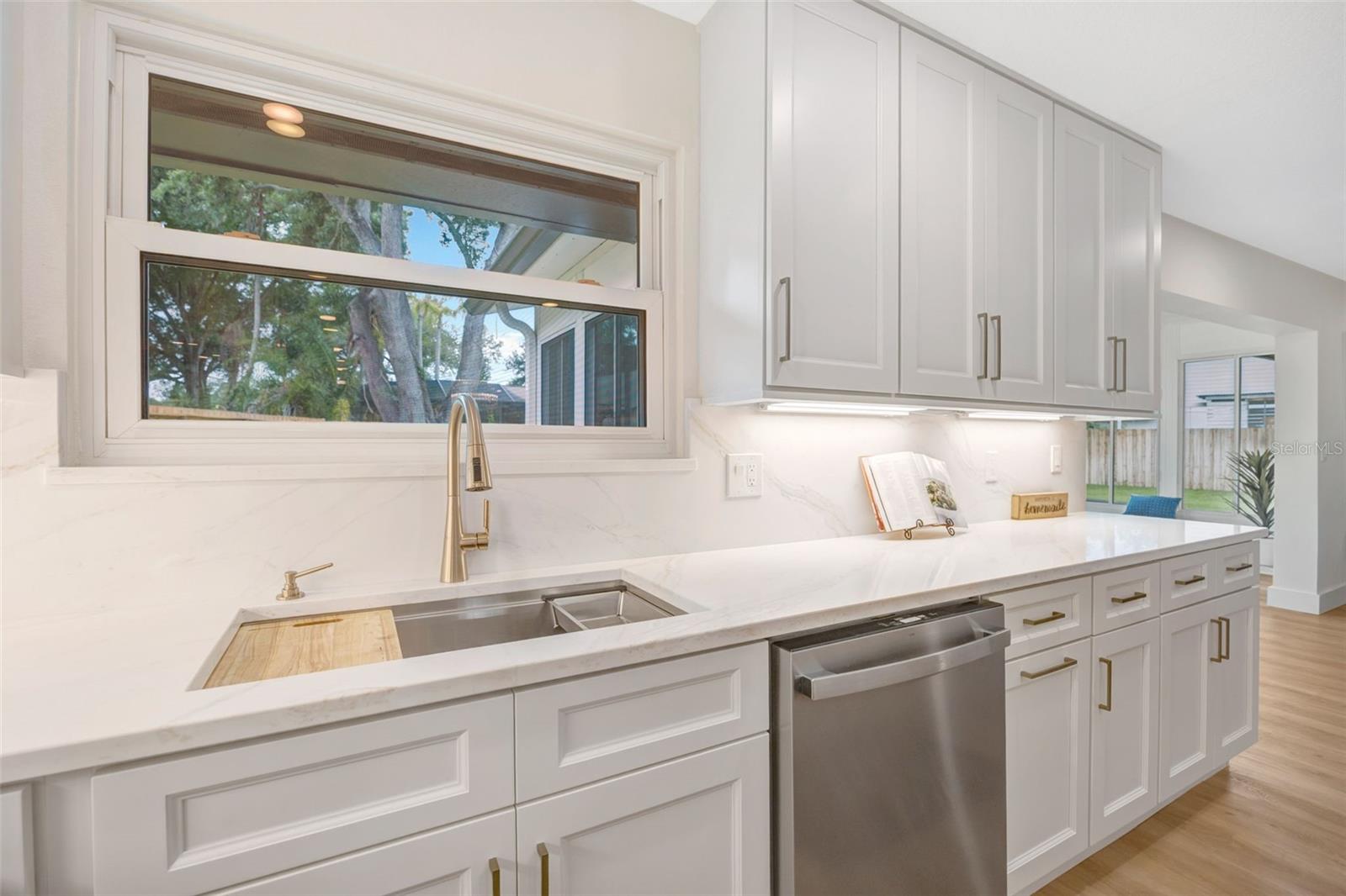 13313 GOLF CREST CIR, TAMPA, FL, 33618