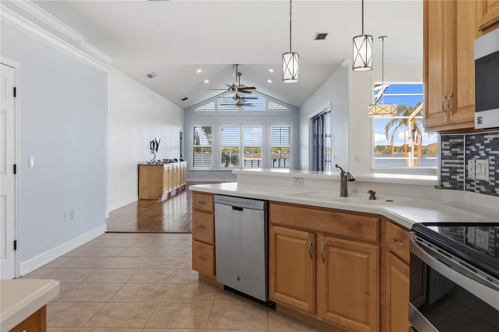 220 RUBY LAKE LN, WINTER HAVEN, FL, 33884