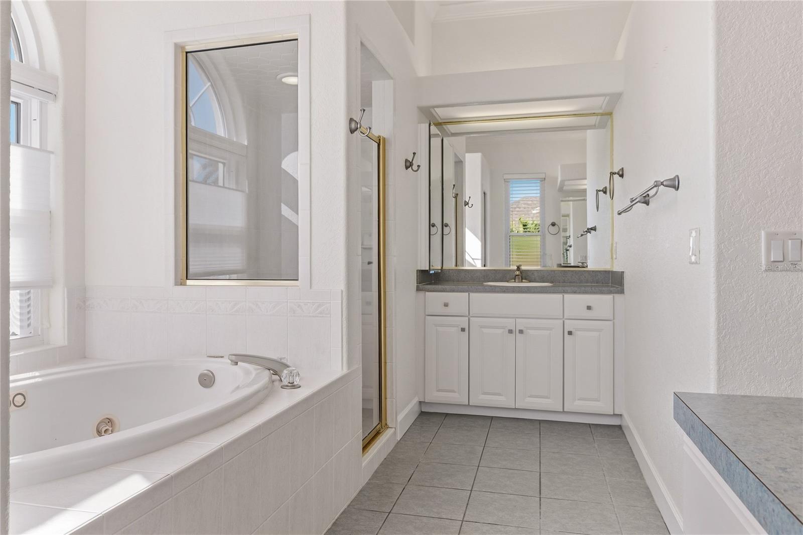 220 RUBY LAKE LN, WINTER HAVEN, FL, 33884