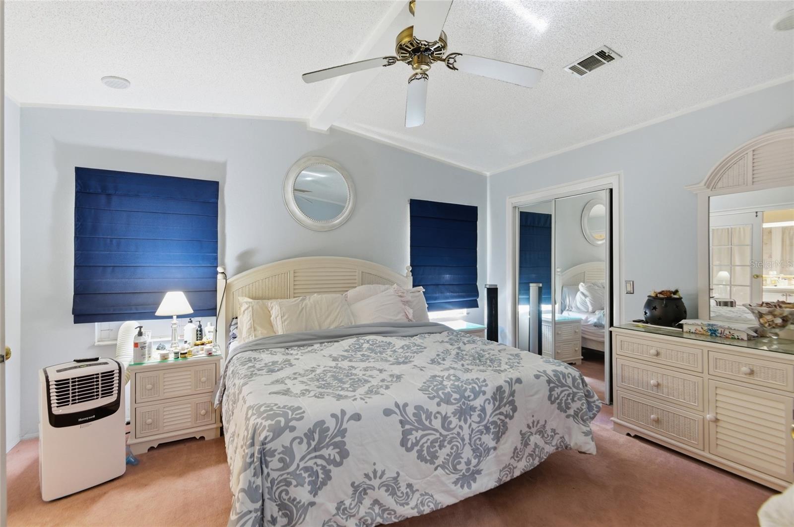 1537 DORAL CIR, LADY LAKE, FL, 32159