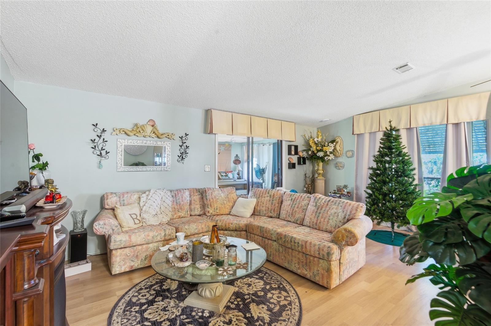 1537 DORAL CIR, LADY LAKE, FL, 32159