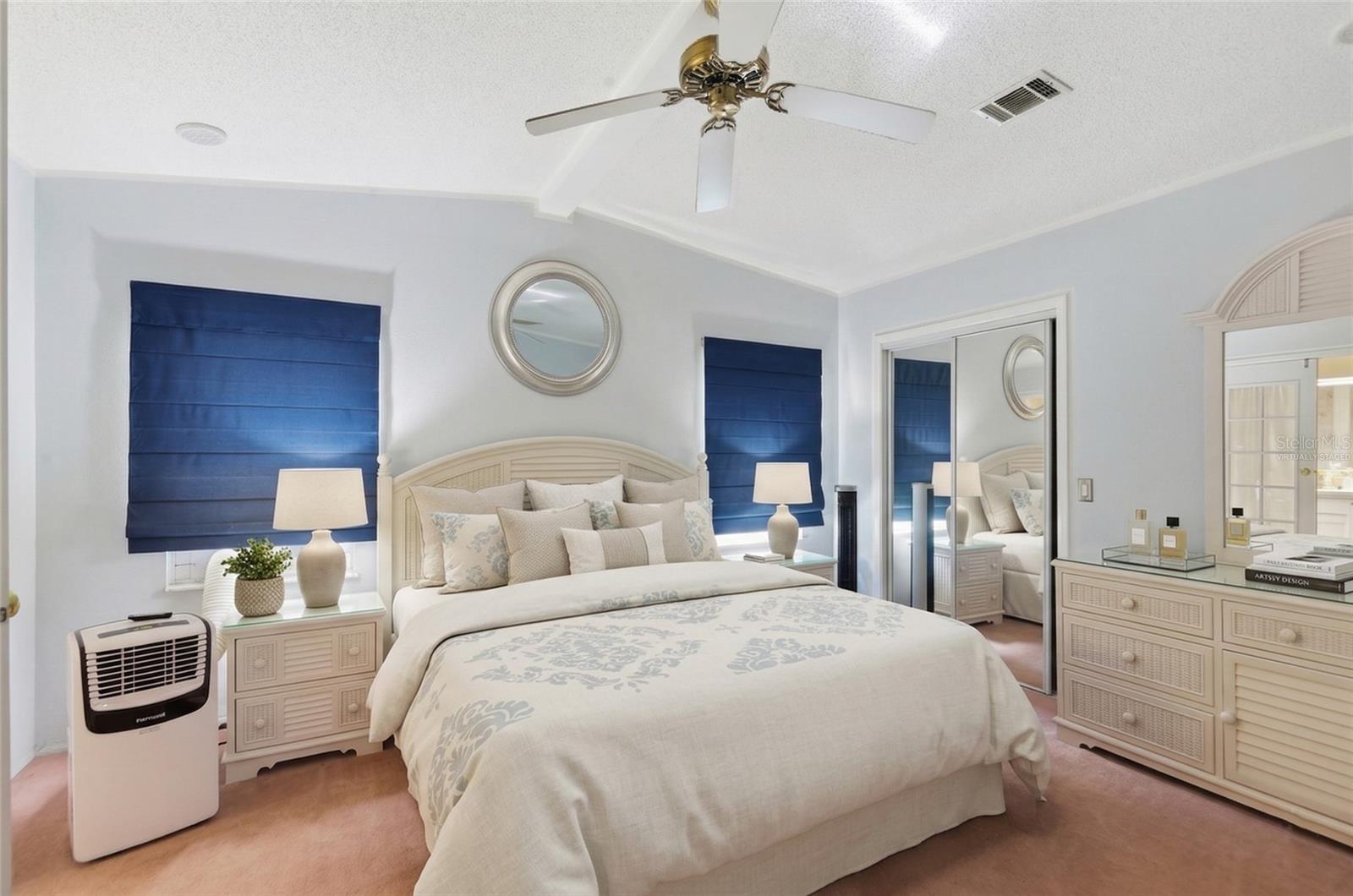 1537 DORAL CIR, LADY LAKE, FL, 32159